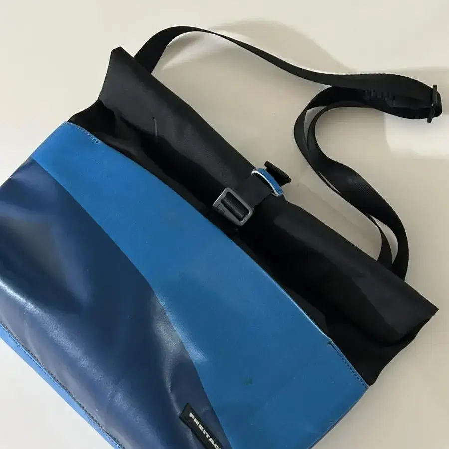 프라이탁 가방 F640 ROLLIN SHOULDER BAG