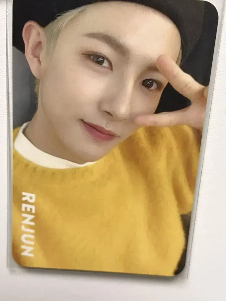 Yellow Renjun wts takpo