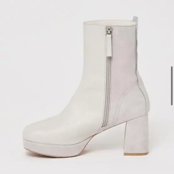 마뗑킴 ROUND ANKLE BOOTS IN LIGHTGREY 앵클부츠