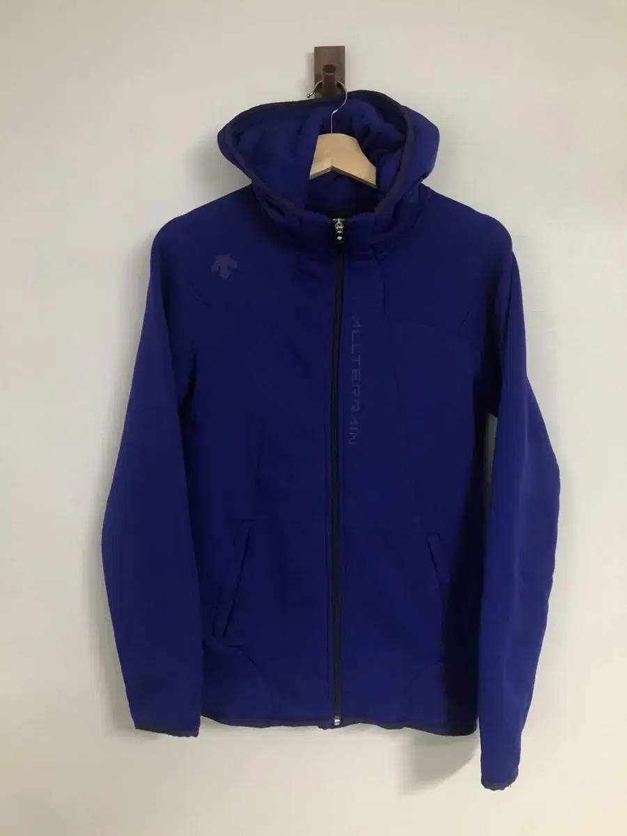 (95) Descent Fleece Hooded Zip Up