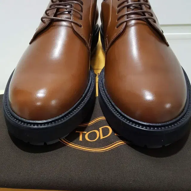 토즈(TOD'S) 더비 브라운 - UK 8 = 270