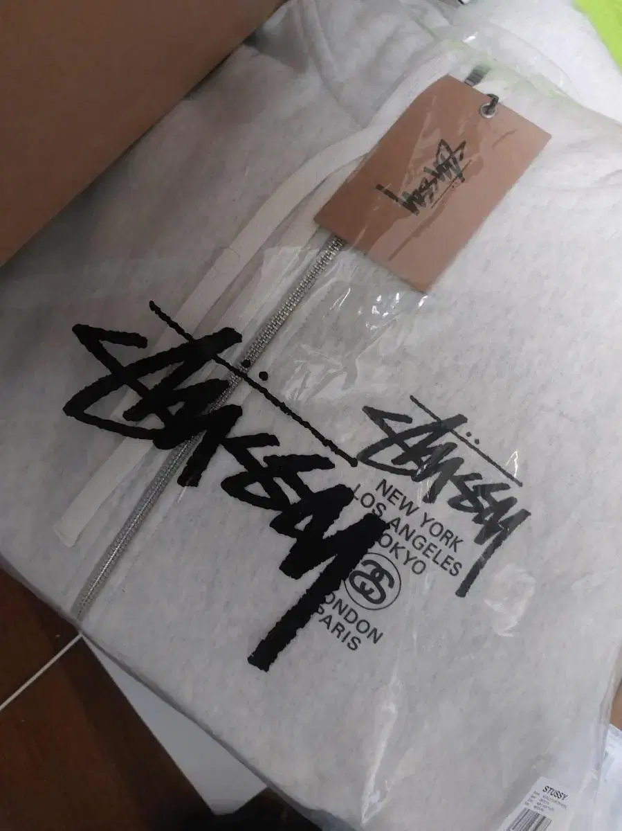 Stussy worldtour Hooded Up 2022