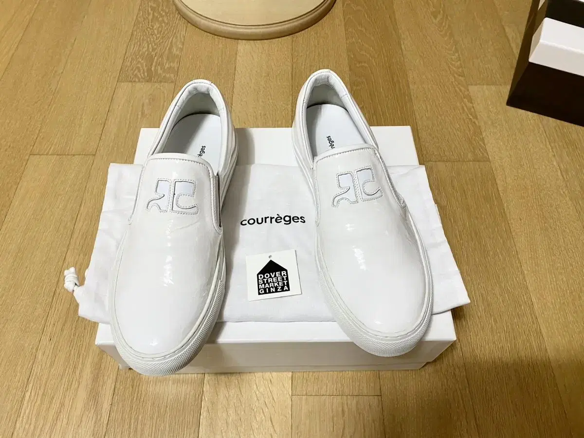 꾸레쥬 courreges 스니커즈 (새상품) 도버스트릿마켓긴자 한정모델