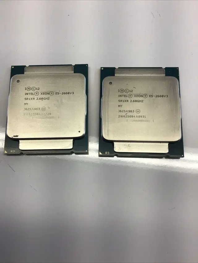 인텔 Xeon E5-2660v3 2개 (X99, C612)