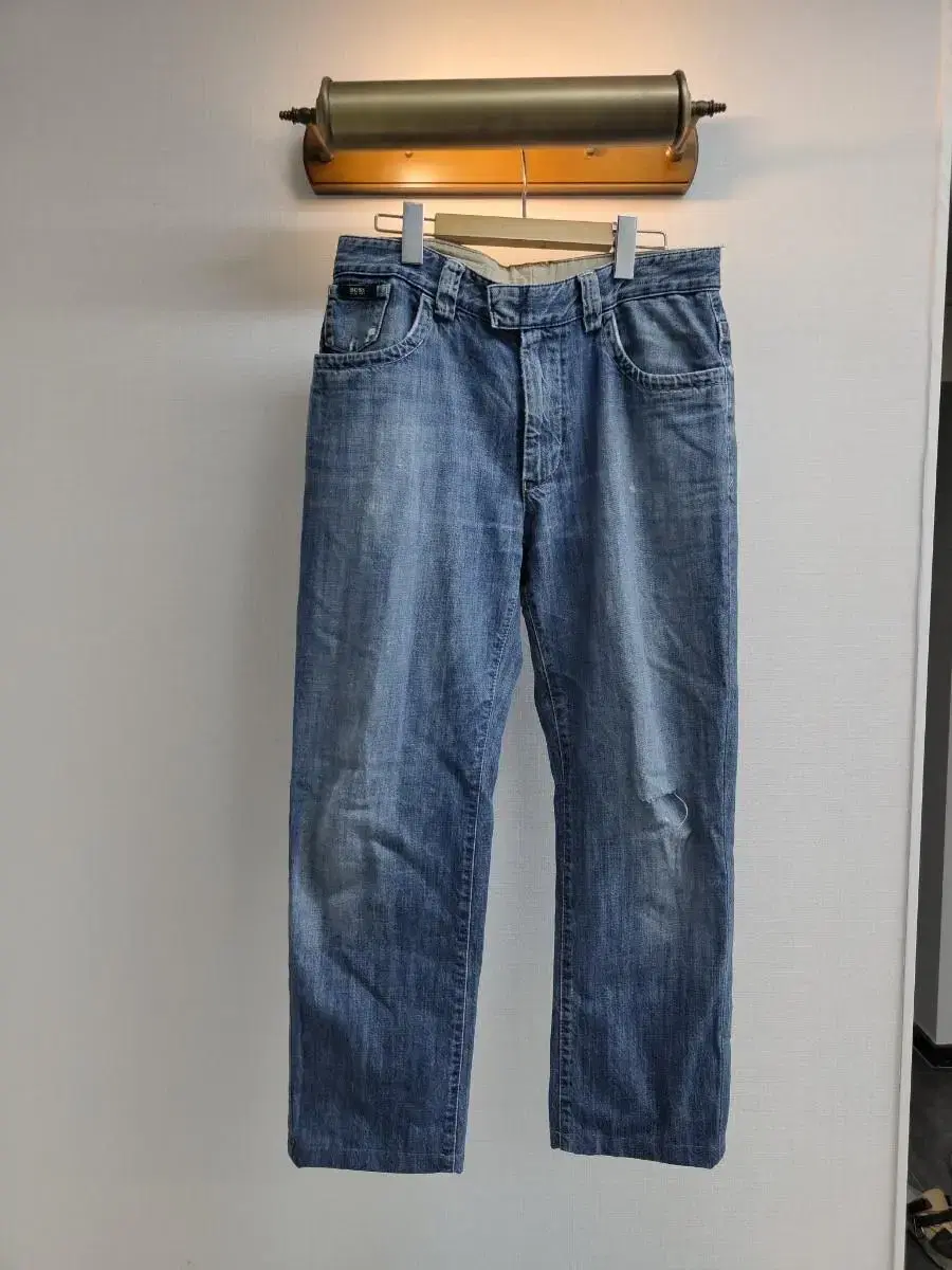 32) Hugo Boss jeans for sale