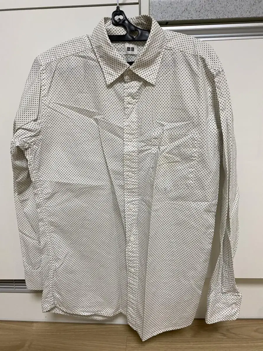 Uniqlo polka dot shirt