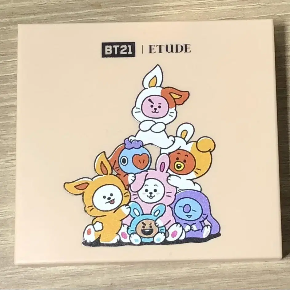 에뛰드 BT21 02 뉴이어파티 팔레트