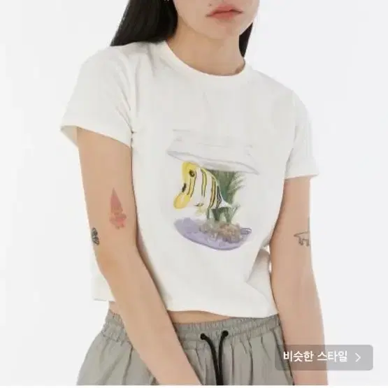 맥앤칩스 fish go blub-blub crop tee