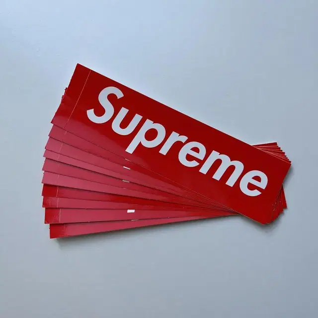 supreme box logo sticker.(Red) 100장 팝니다.