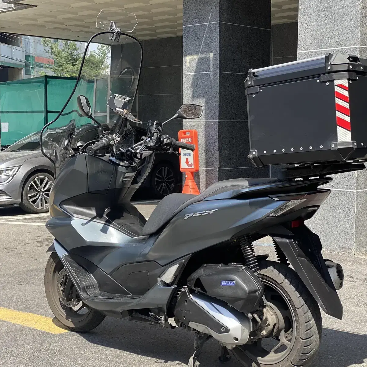 PCX125CC ABS 21년식 저렴하게 판매합니다.