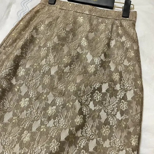 (가격내림) 블랑쇼 blossom skirt 올리브 S 사이즈