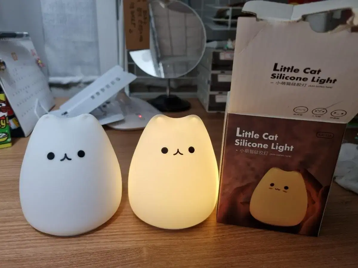 Soft cat mood lamp (battery included)