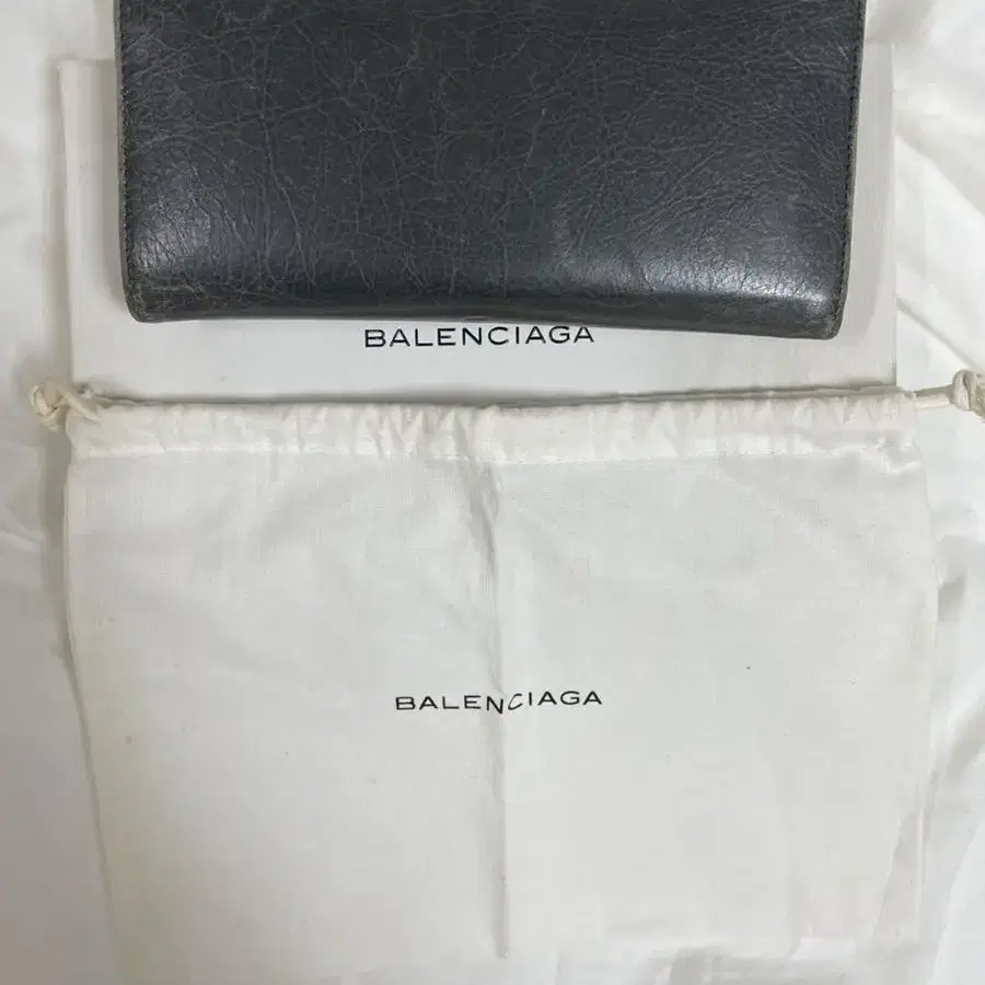 발렌시아가balenciaga모터장지갑은장정품더스트백박스