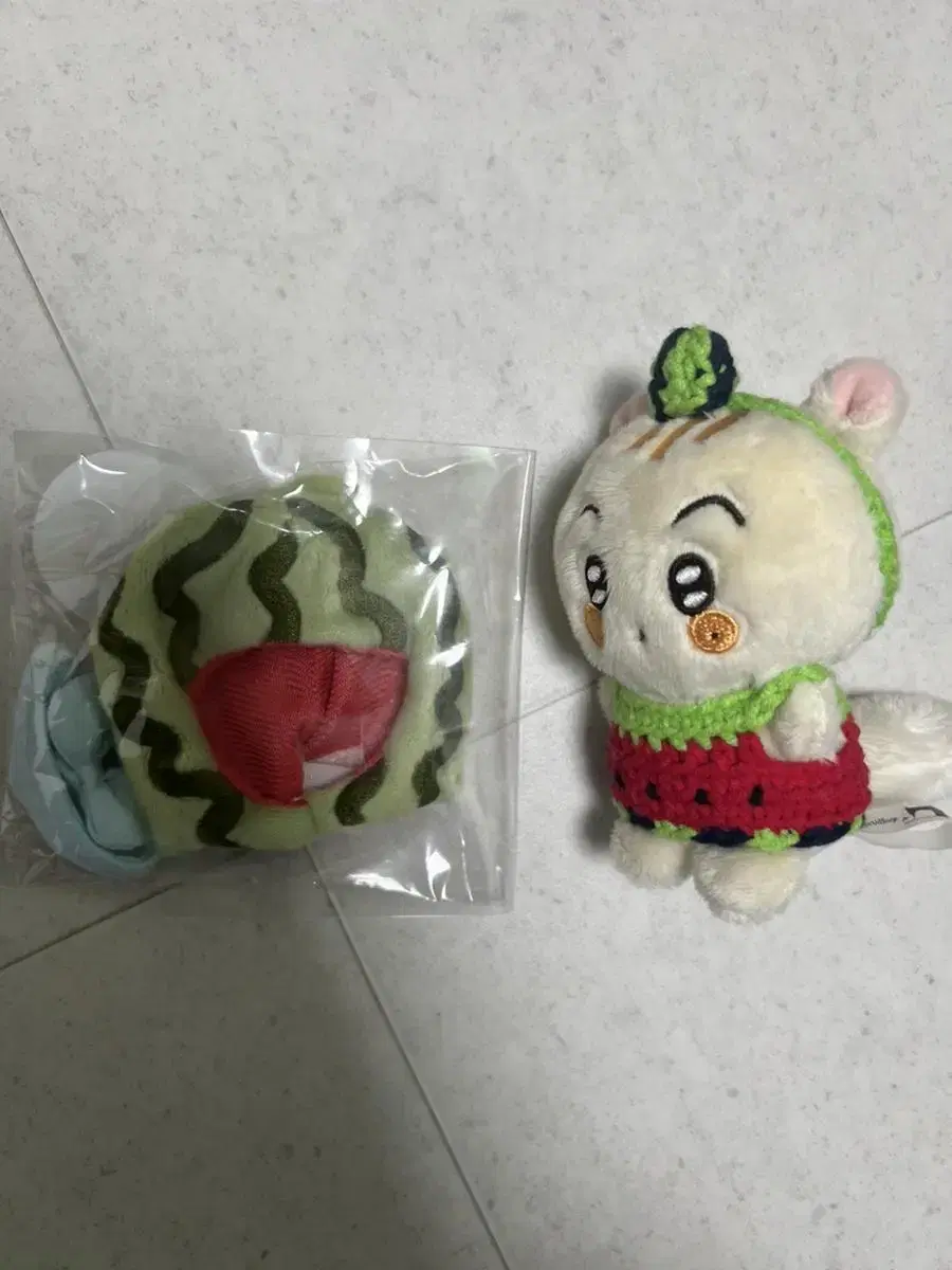 Bulk wts of Makungi+Hat+Watermelon Clothes