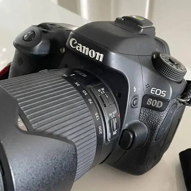 캐논 EOS80D/탐론18-200렌즈 따로 구매 가능