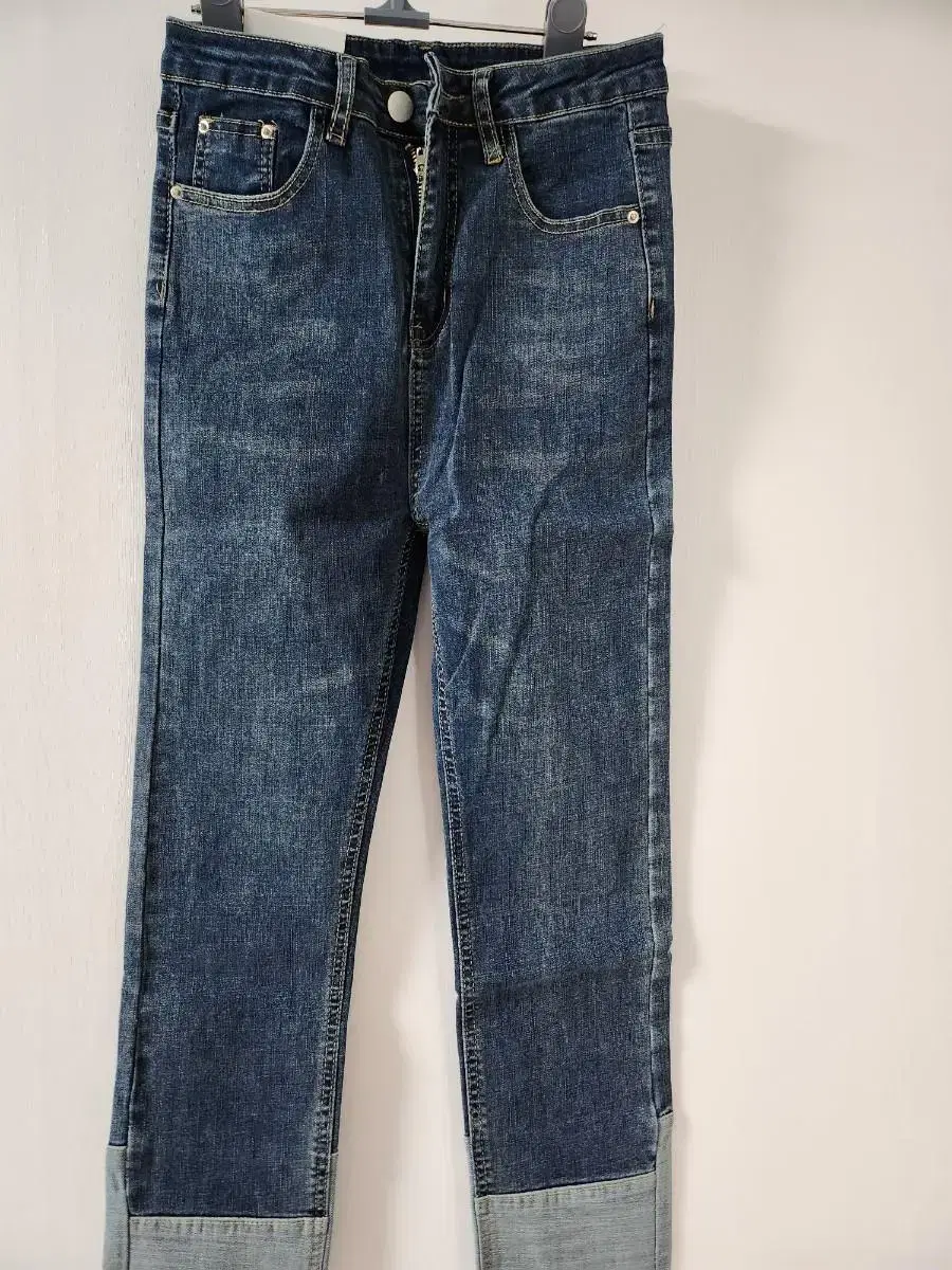 Women's jeans