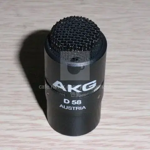 AKG D58 마이크