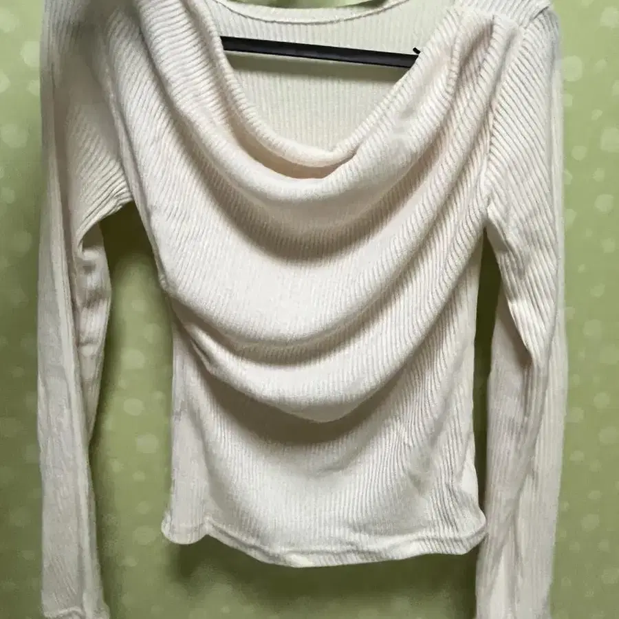 컬러인아이디 unbal shirring knit 크림