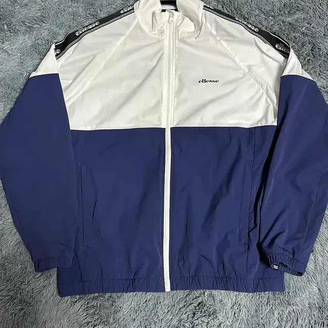 ellesse 바람막이 L