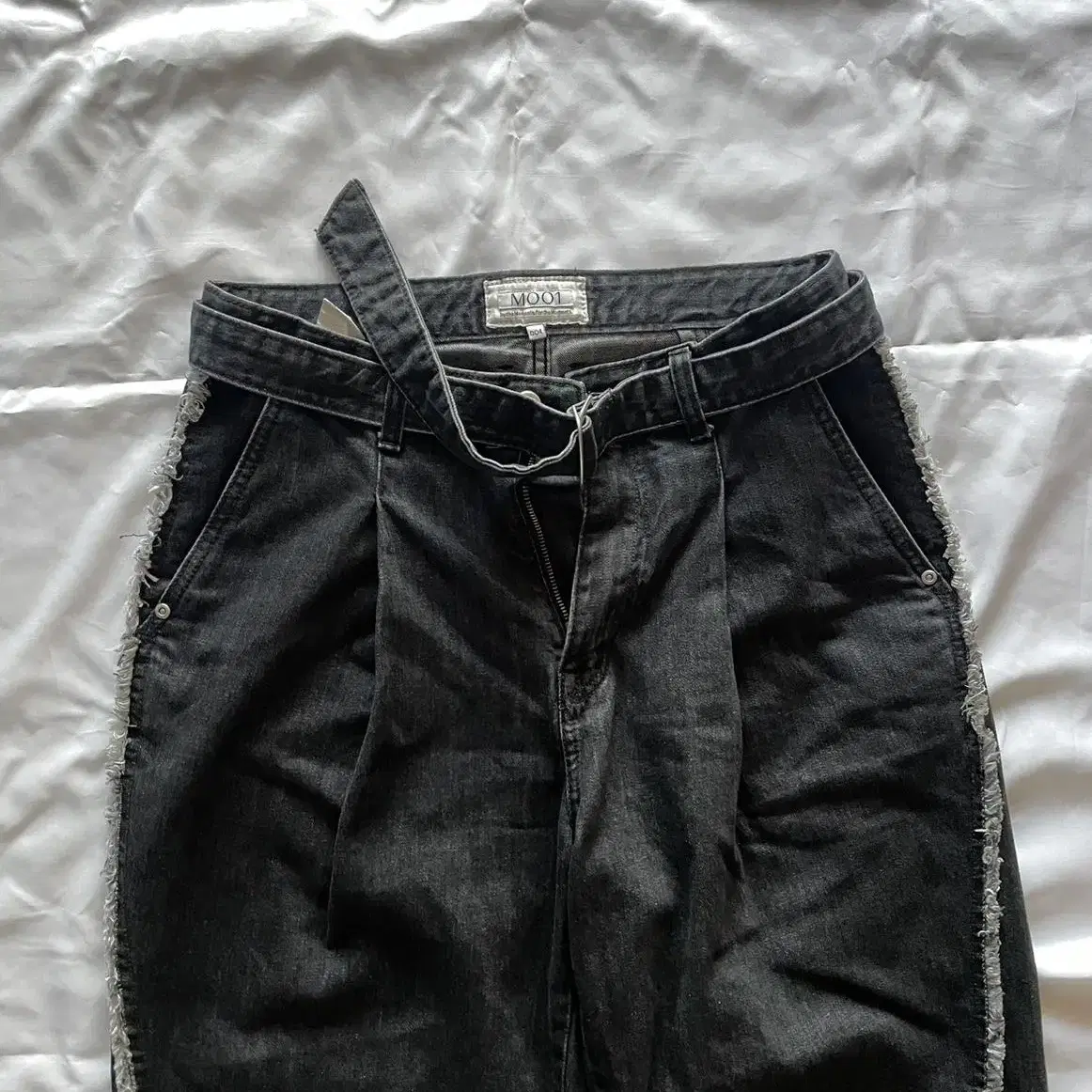 M001 LIBERTE TROUSERS 002 / L사이즈(29-31)