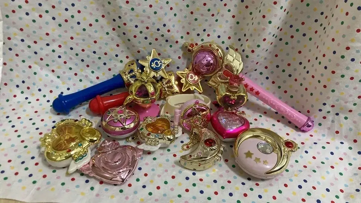 Sailor Moon toys, merchandise, and games (sold individually bulk )