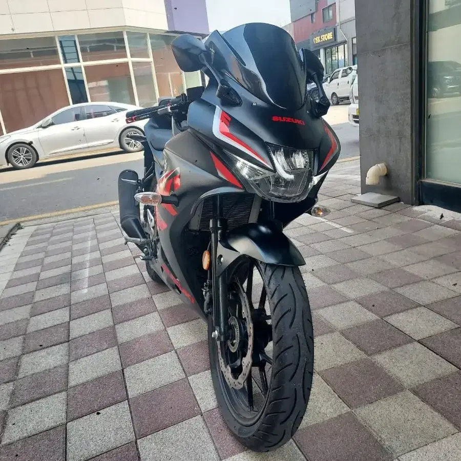 스즈키 GSX-R125 19년형 카울튜닝 차량 판매합니다 gsxr125