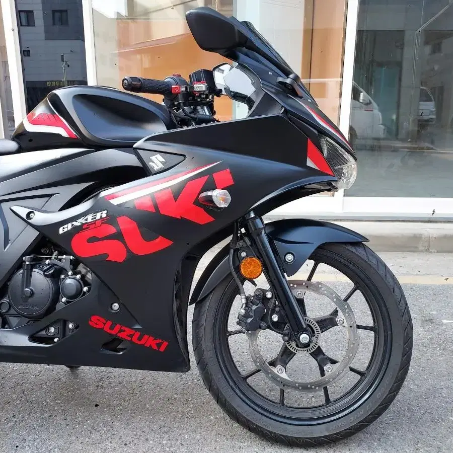 스즈키 GSX-R125 19년형 카울튜닝 차량 판매합니다 gsxr125