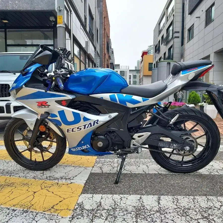 스즈키 GSX-R125 스페셜카울 21년식 판매합니다 gsxr125