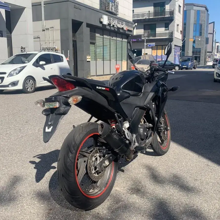 혼다 CBR125 15년식 머플러 튜닝차량 판매중 cbr125