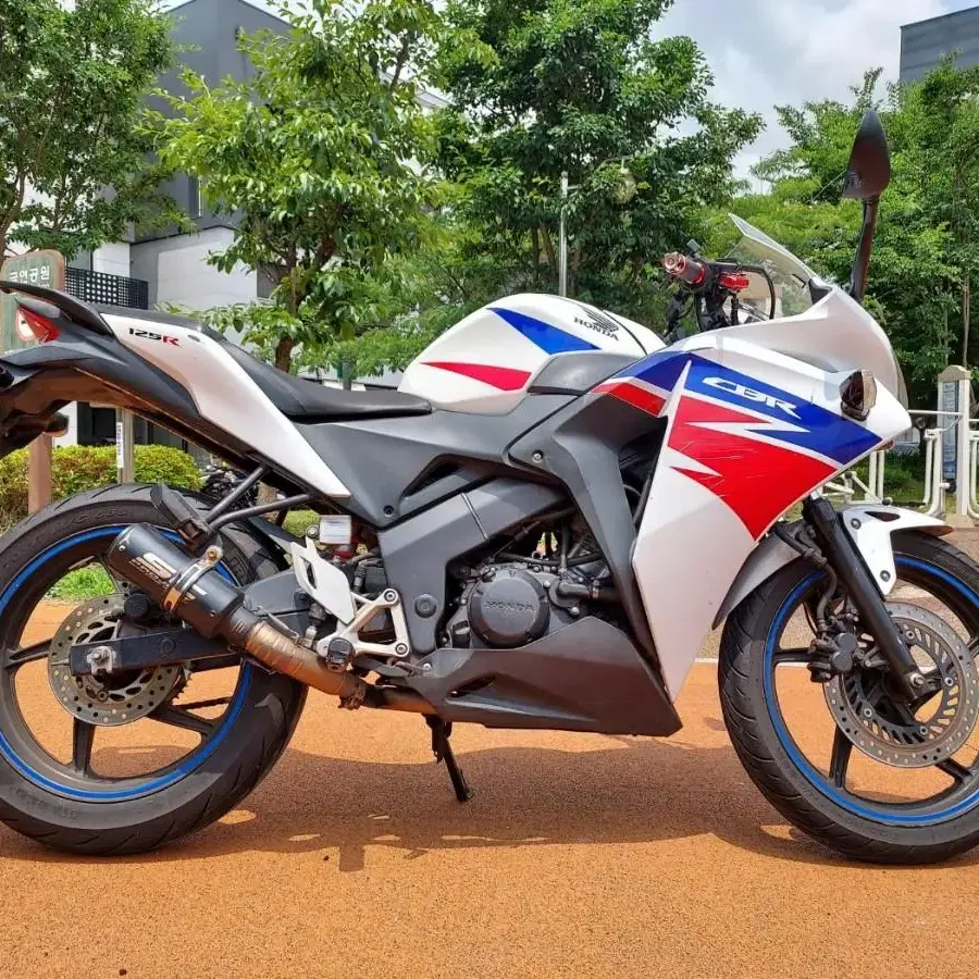 혼다 CBR125 건담 SC머플러 차량 판매중 cbr125