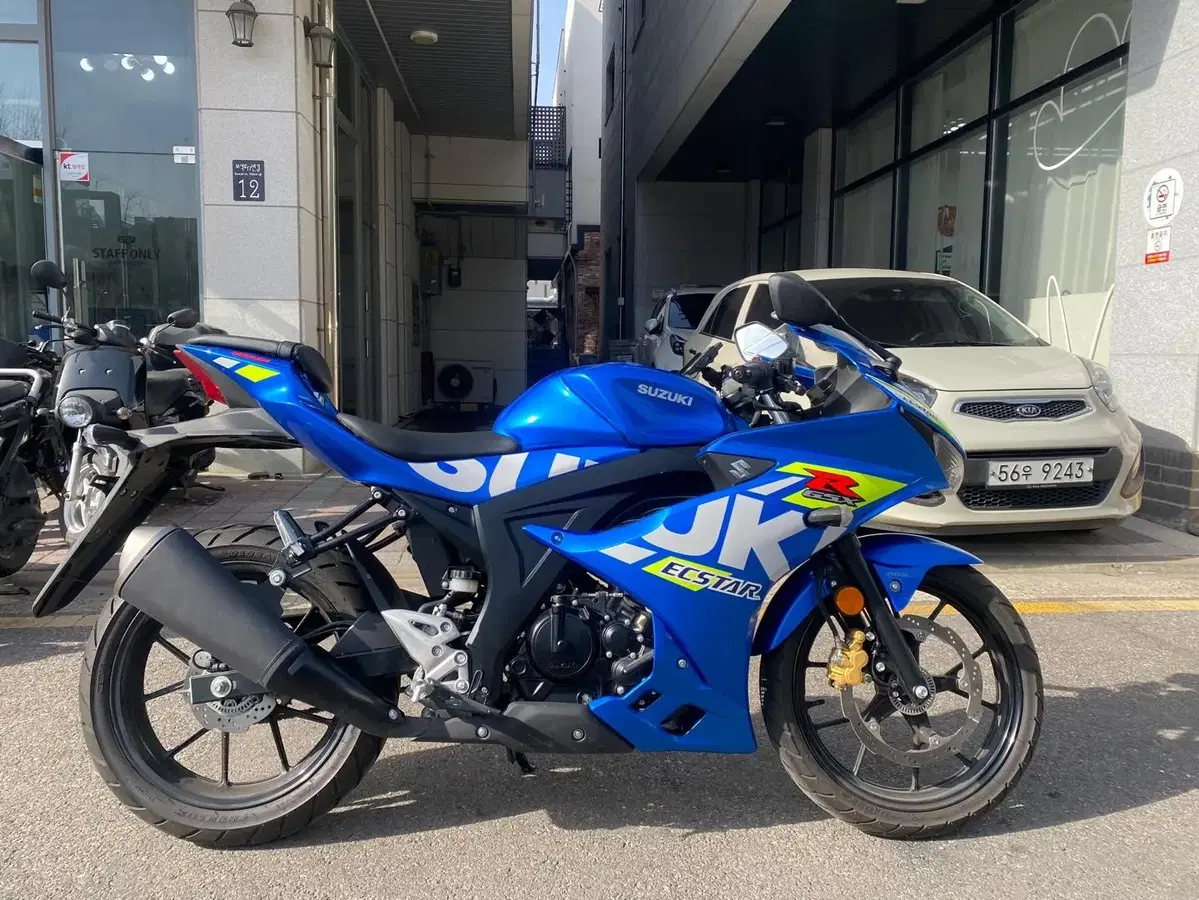 스즈키 GSX-R125 23년식 신차급 2천KM 차량 판매중. gsxr