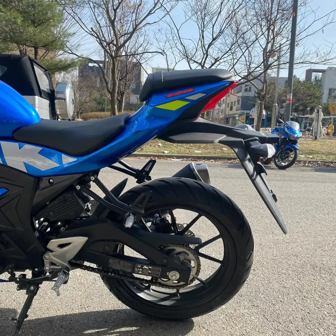 스즈키 GSX-R125 23년식 신차급 2천KM 차량 판매중. gsxr