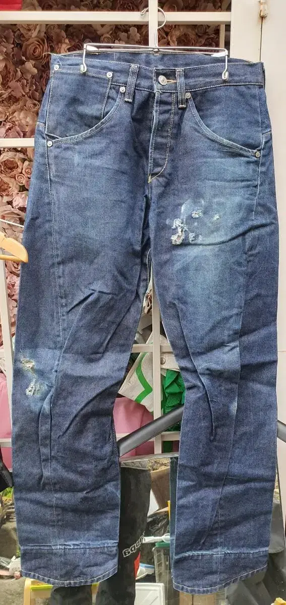 Levi's Engineered jin Destroyed 28" Used Vintage