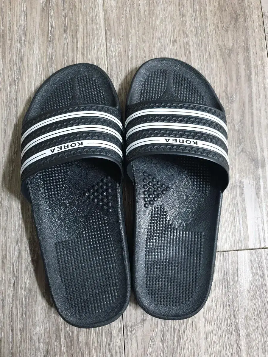 Slippers 270