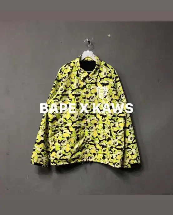 (M) Vape x KAWS Cloud Camo Coach Jacket