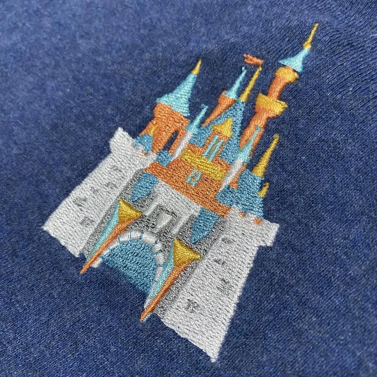 Disneyland Crewneck Sweatshirts Sz L