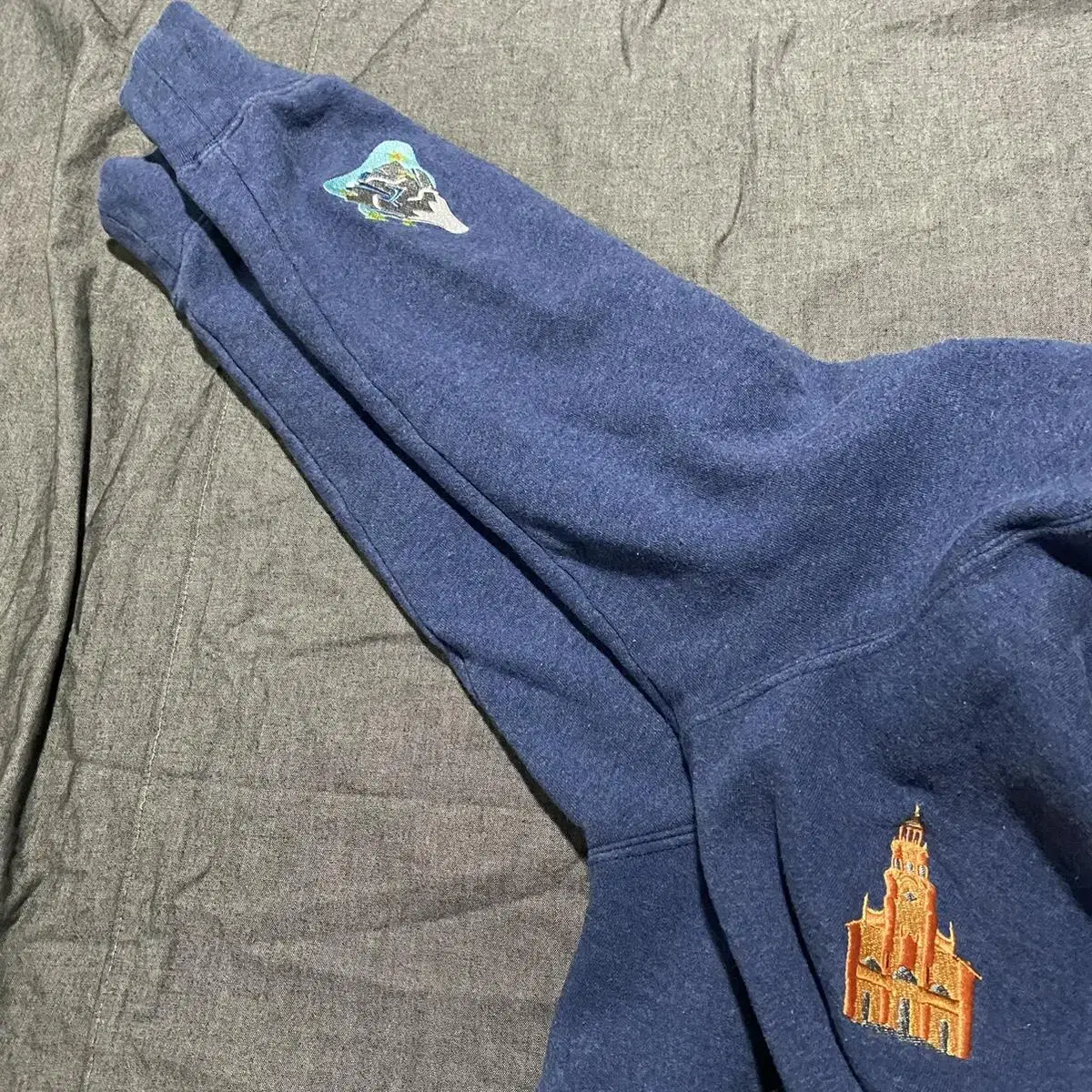 Disneyland Crewneck Sweatshirts Sz L