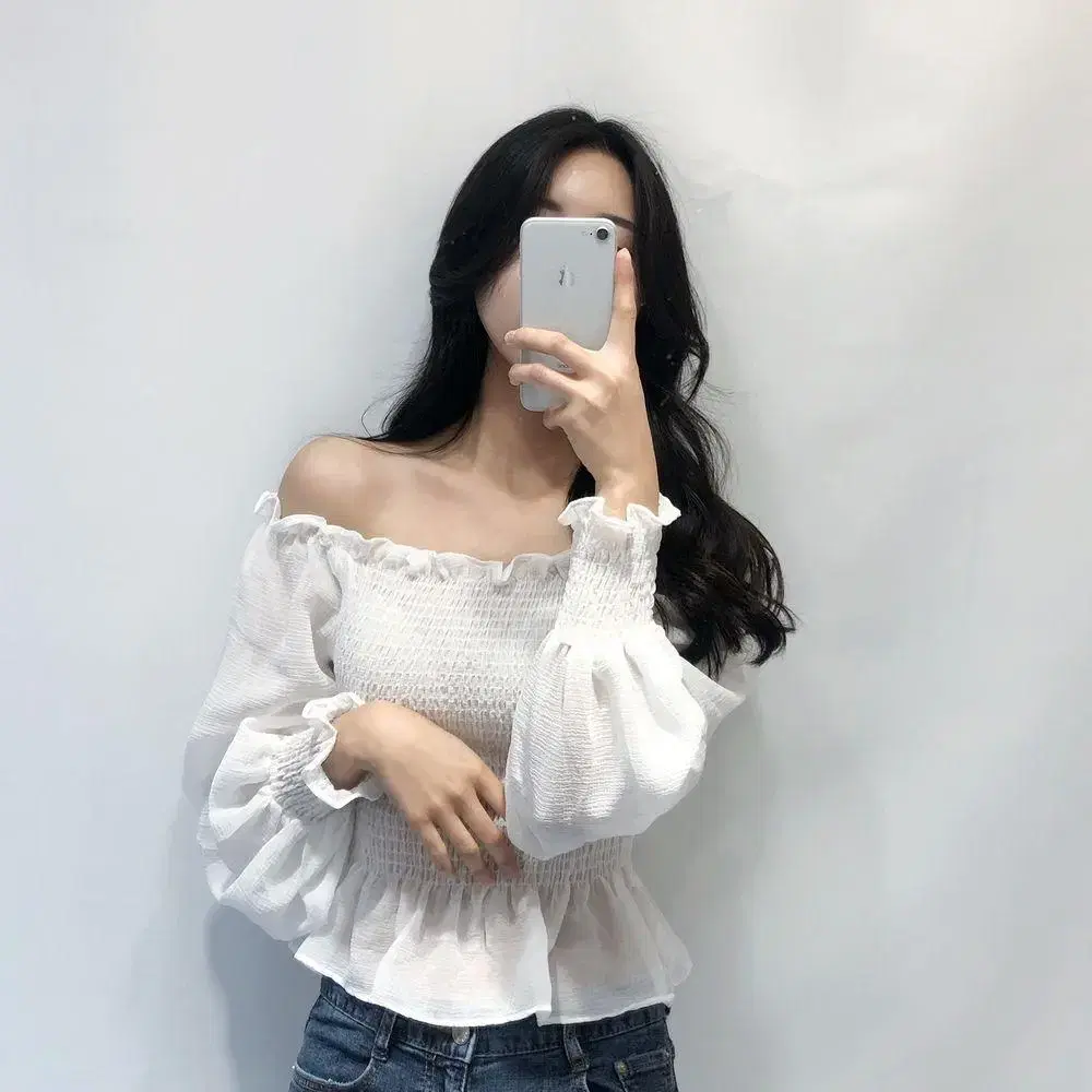 Chiffon square off-shoulder smock blouse List Price 29,800