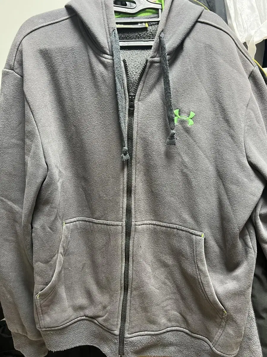 Under Armour Hooded Zip Up