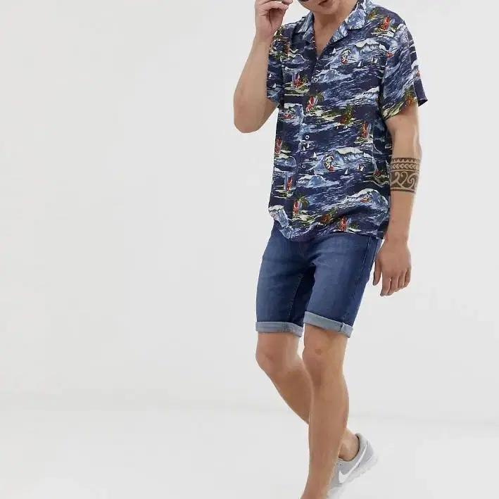 french connection surf print shirt M