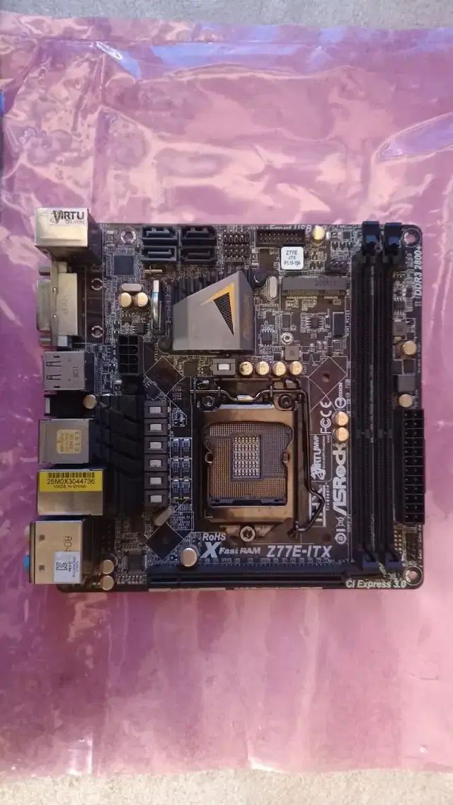 ASRock Z77E-ITX (1155소켓/Z77칩셋)