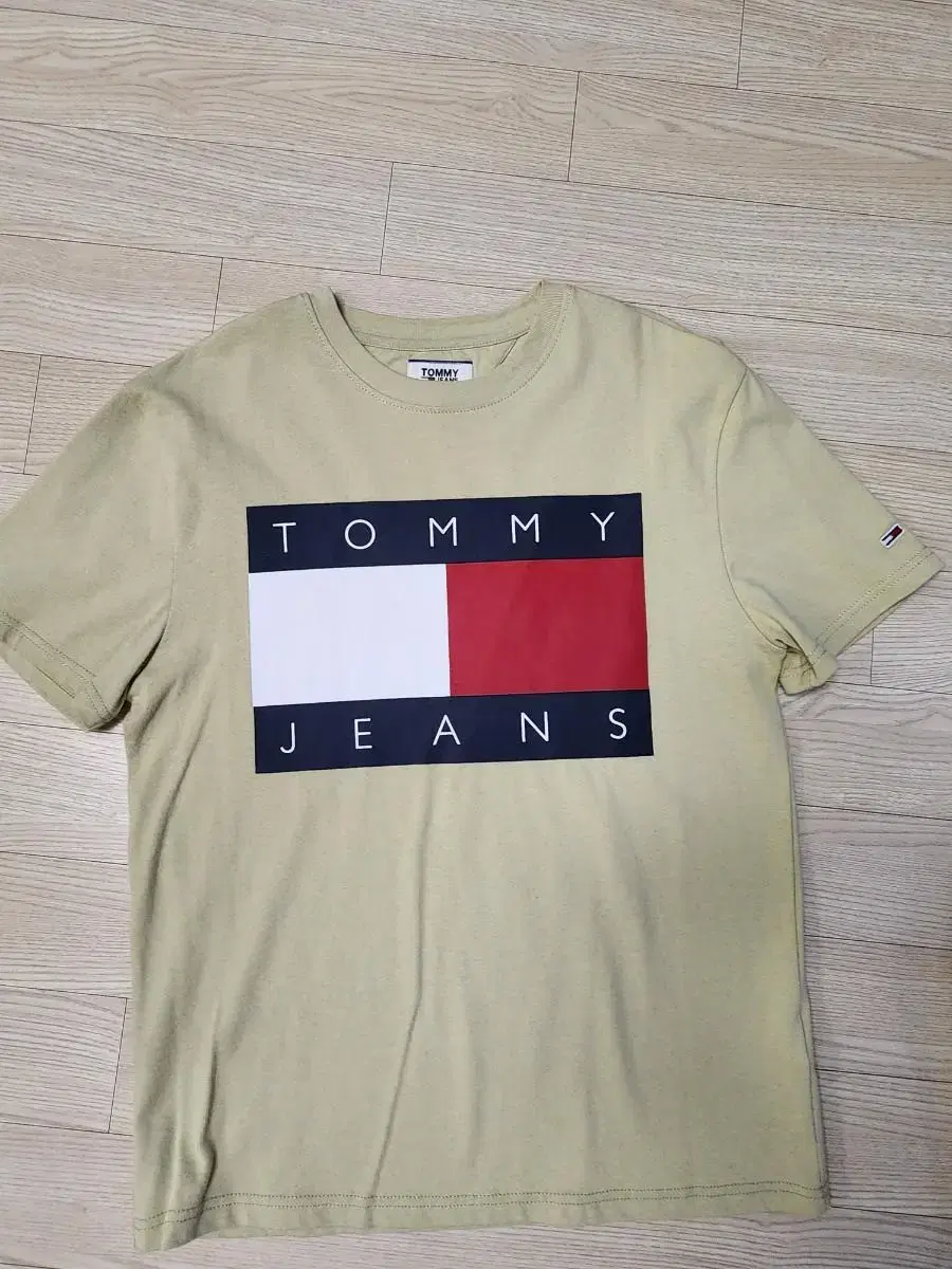 Tommy Unisex limited edition Big Logo Short Sleeve T-Shirt