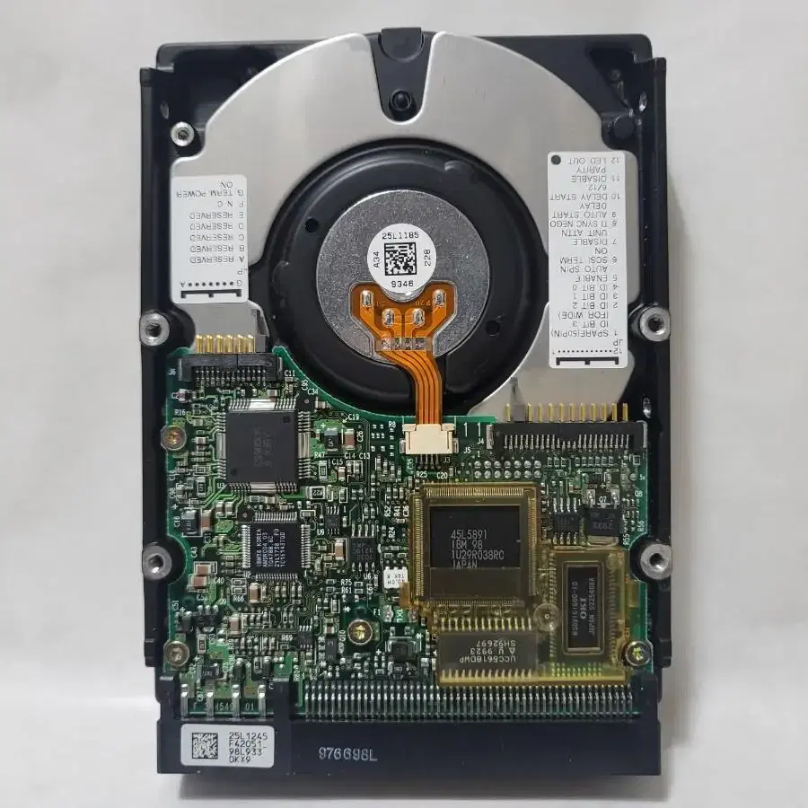 IBM DNES-309170 E182115 T 50PIN SCSI HDD