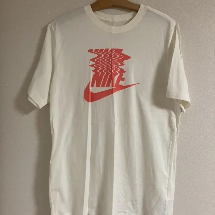 Nike print T-shirts in white