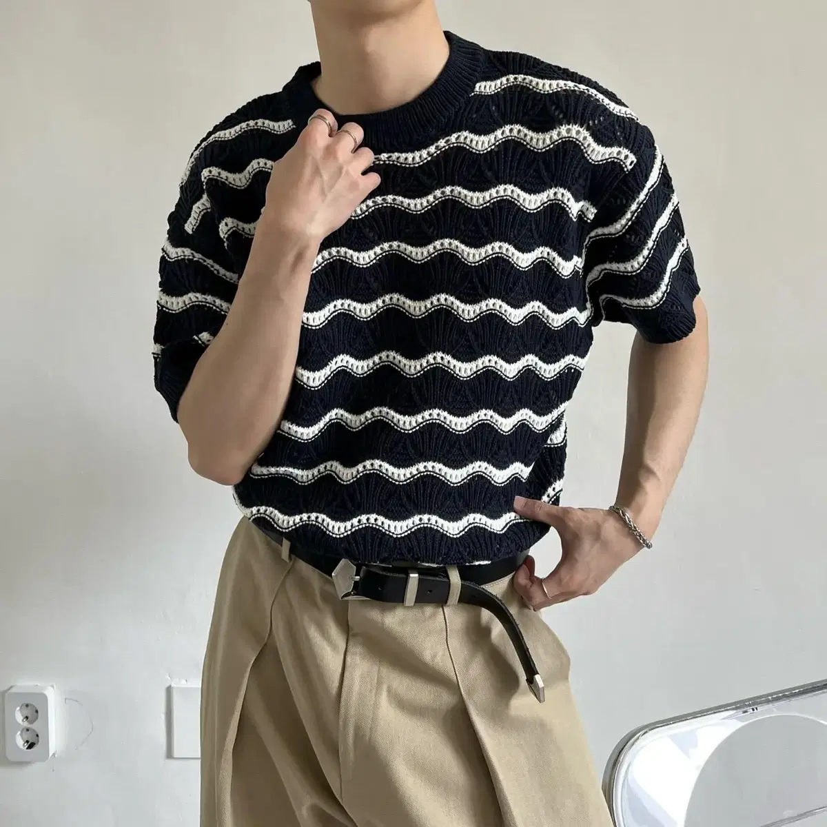 Wave punching short-sleeve knit 남자 니트 반팔