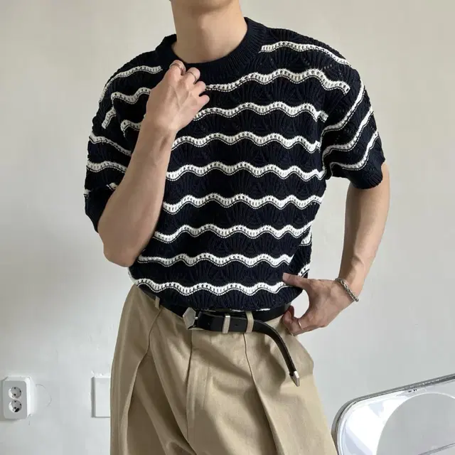 Wave punching short-sleeve knit 남자 니트 반팔