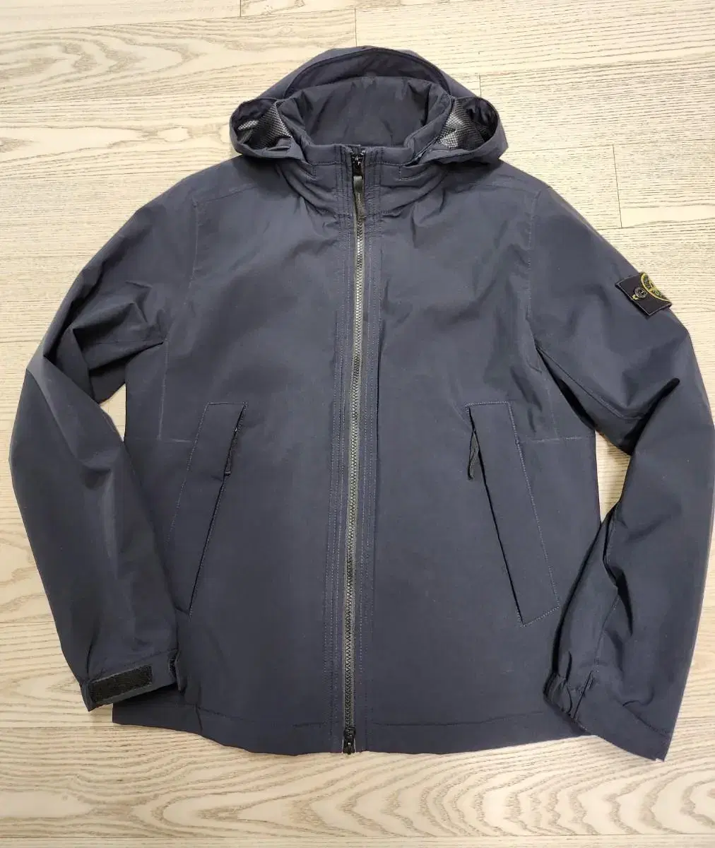 Stone Island Softshell PrimaLoft Navy Size M New in box