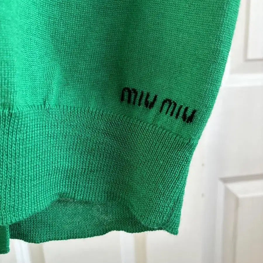 Miumiu 미우미우 반팔니트 0size (xs)