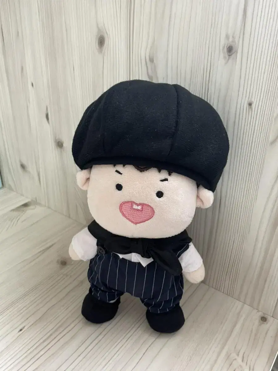 CharlieJune sells. P.O. Doll, pyo jihoon doll sells