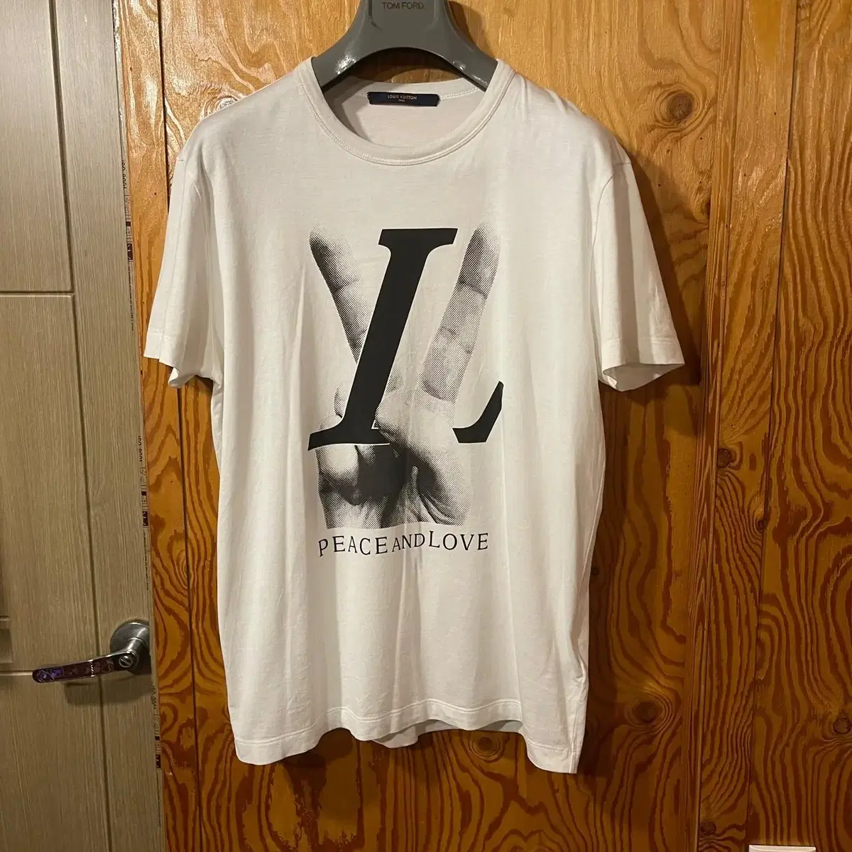 The Louis Vuitton Peace & Love vahn short sleeve t-shirt is available at sell.